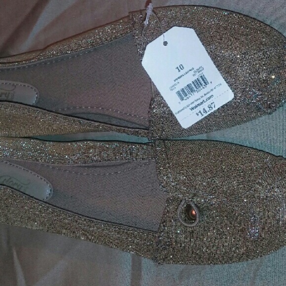 Shoes - Picture 2 of 2