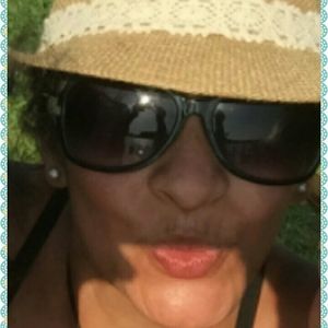 Meet your Posher, Sandra