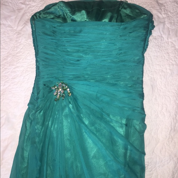 Prom dress💚💙 - Picture 3 of 4