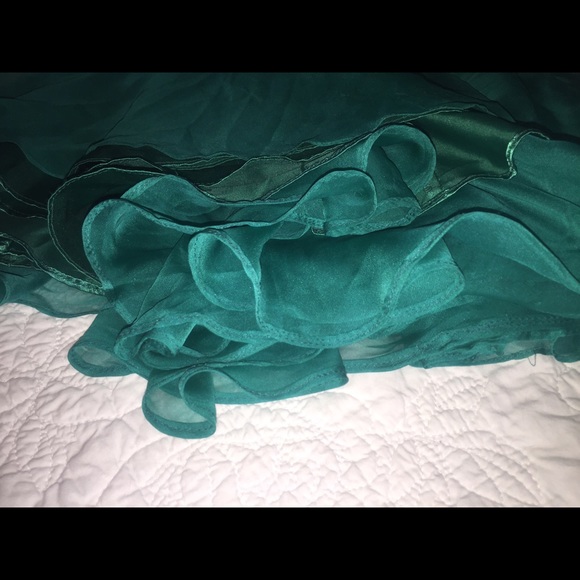 Prom dress💚💙 - Picture 4 of 4