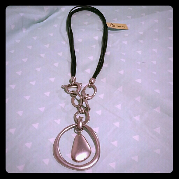 PREMIER DESIGNS necklace