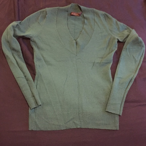 Limited Green sweater