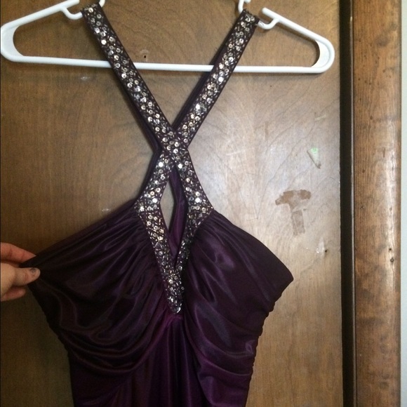 Must sell prom dress! - Picture 2 of 3