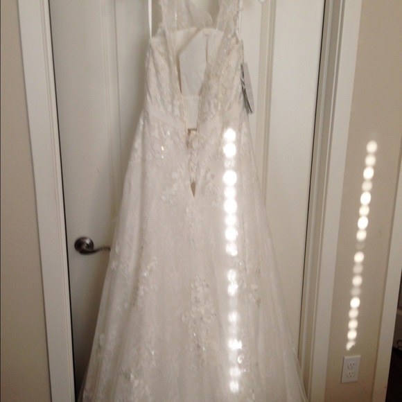 Alfred Angelo Disney Bridal Dress Snow White - Picture 4 of 4