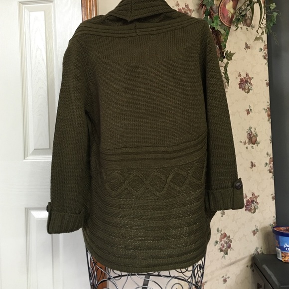Olive Green Hi-Low Sweater / Shrug - Picture 3 of 4