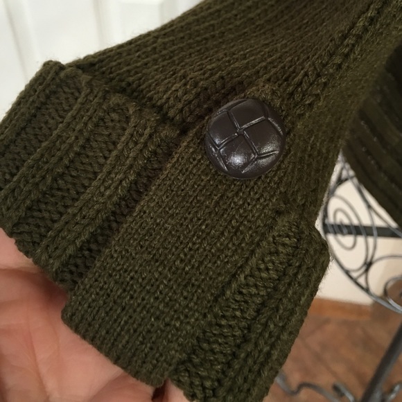 Olive Green Hi-Low Sweater / Shrug - Picture 4 of 4