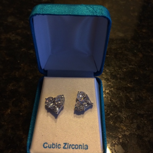 Cubic Zirconia earring