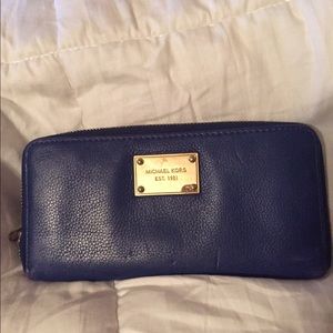 Michael kors wallet