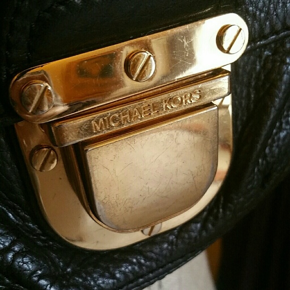 Michael Kors Bags - Michael Kors Leather Crossbody Bag Michael Kors Bags - Michael Kors Leather Crossbody Bag