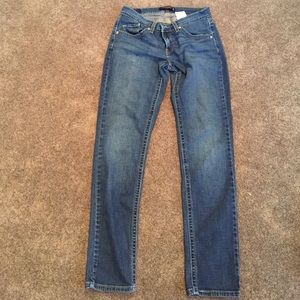 Lowest price!  Levis 528 curvy cut slim jeans