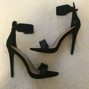 Peeped toe with ankle strap black heels