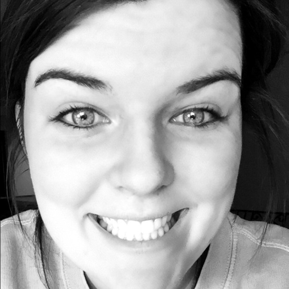 Meet your Posher, Bridget - Picture 1 of 1