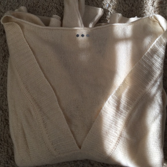 Three Dots cashmere sweater. - Picture 2 of 2