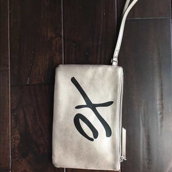 Banana Republic wristlet