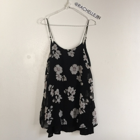 💌Sold💌 NWT Brandy Melville Floral Slip Dress