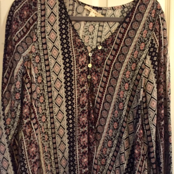 Super cute flowing top