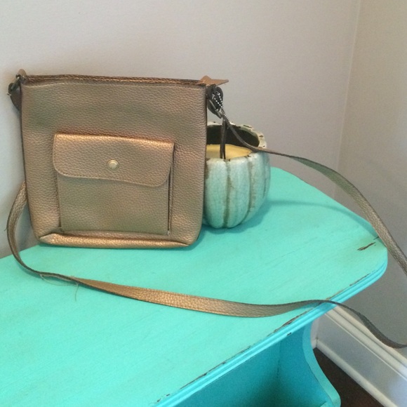 🛍 Main Street Collection Gold Crossbody Bag - Picture 1 of 3