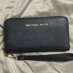 Michael Kors wallet wristlet