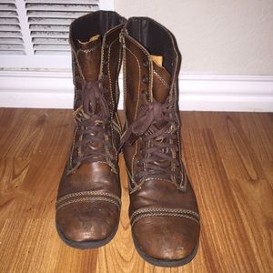 Steve Madden Troopa Boots in Brown