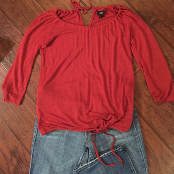 Really cute rust color lightweight sweater/shirt