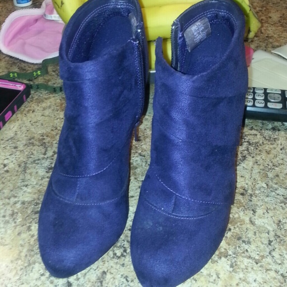 Purple heeled boots size seven and a half