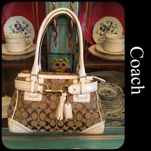 💯 Authentic Signature Coach