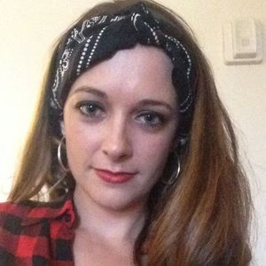 Meet your Posher, Kelly