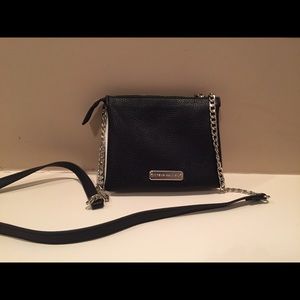 Steve Madden. Black and white crossbody