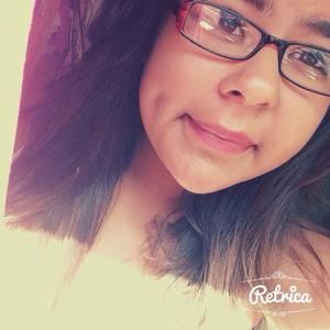 Meet your Posher, Esmeralda