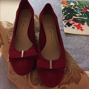 Dana Buchman Red suede shoes