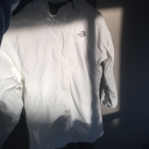 White North Face Windbreaker NWOT