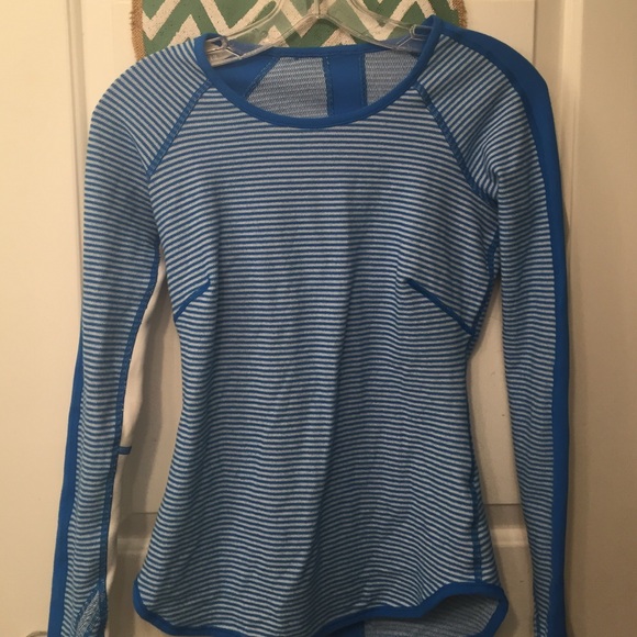 Sold out long sleeve Lululemon top