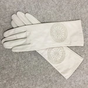 Kenneth Cole soft leather mid-length gloves