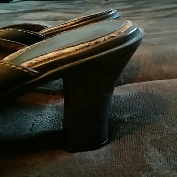 Shoes - Picture 4 of 4