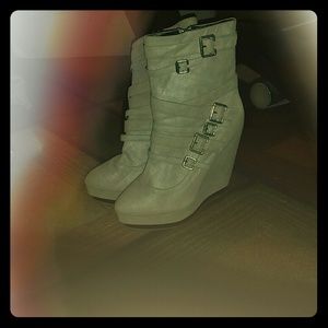 Platform boots