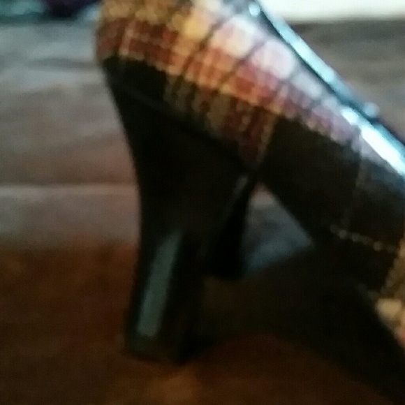 Heels - Picture 3 of 4