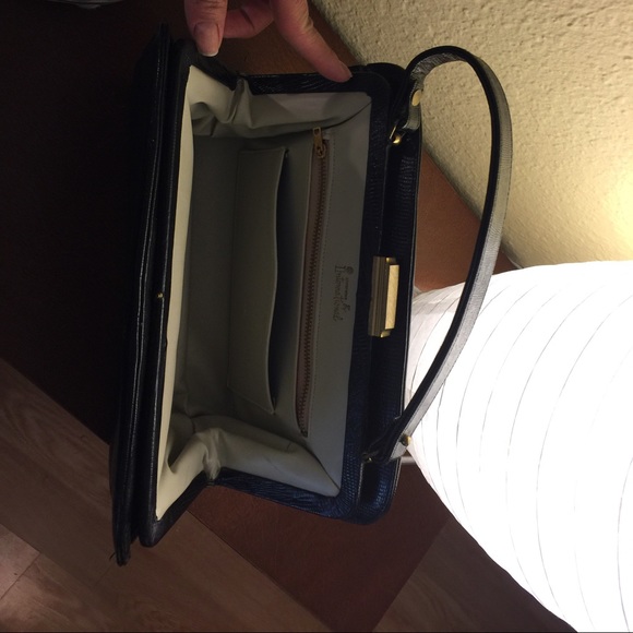 CREATIONS by INTERNATIONAL authentic leather - Picture 1 of 4