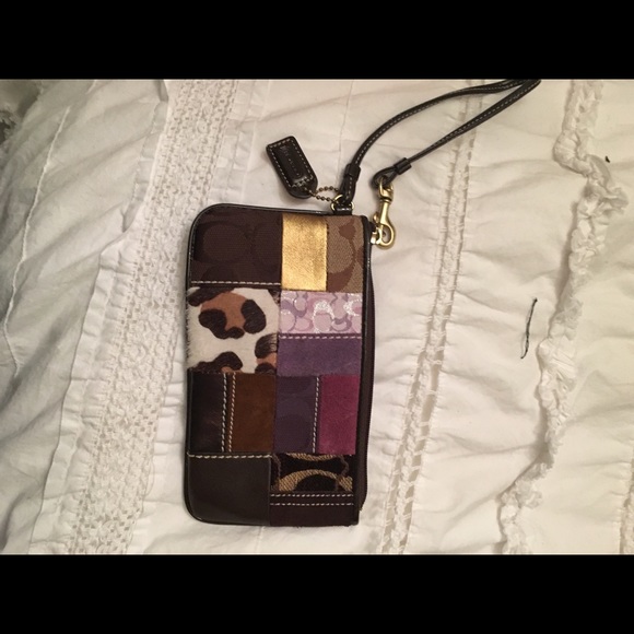 Coach wristlet - Picture 1 of 1