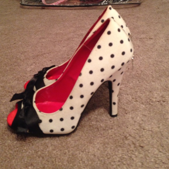 Penthouse shoes by Ellie