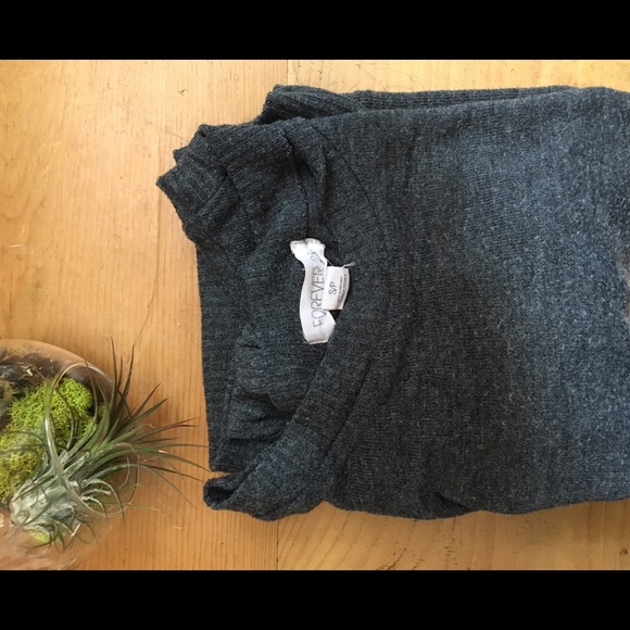 Light Crop Top Sweater