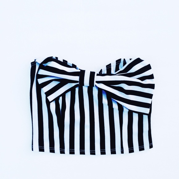 LA HEARTS / Bow Crop Top 💕