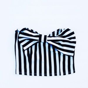 LA HEARTS / Bow Crop Top 💕