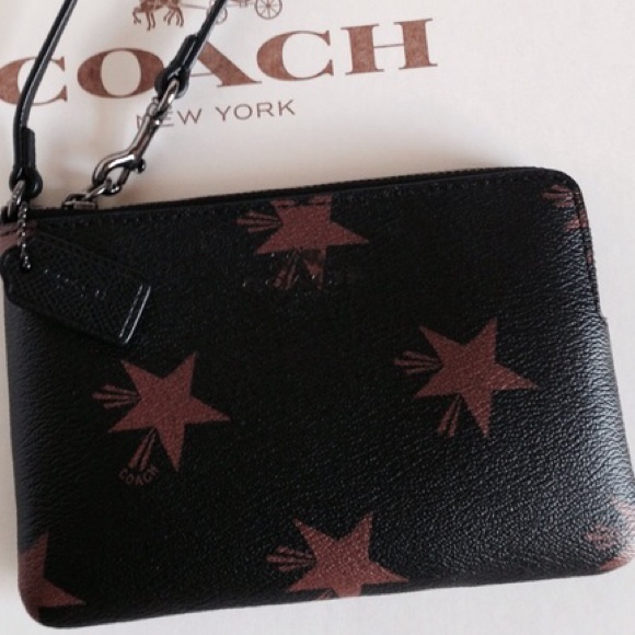Coach Handbags - Price Drop!❤️NWT Coach Star Wristlet
