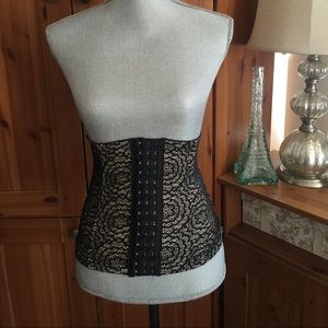 Waist trainer