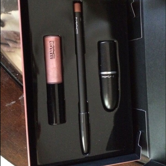 Mac nude lipstick set