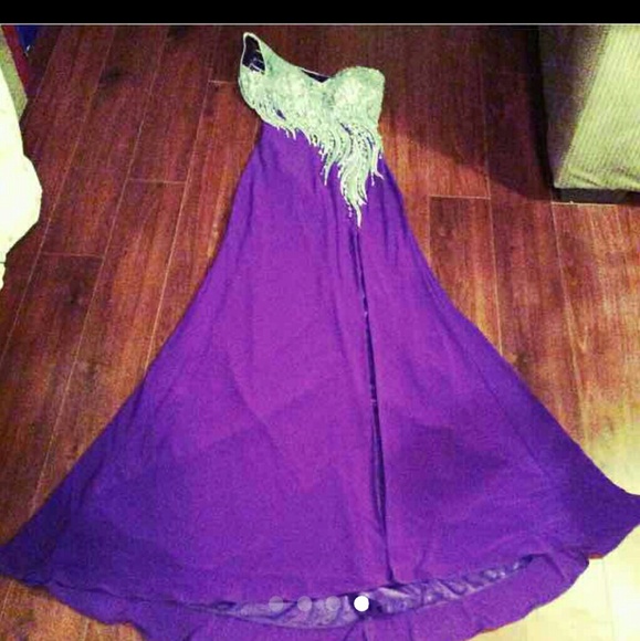 PROM DRESS - Picture 4 of 4