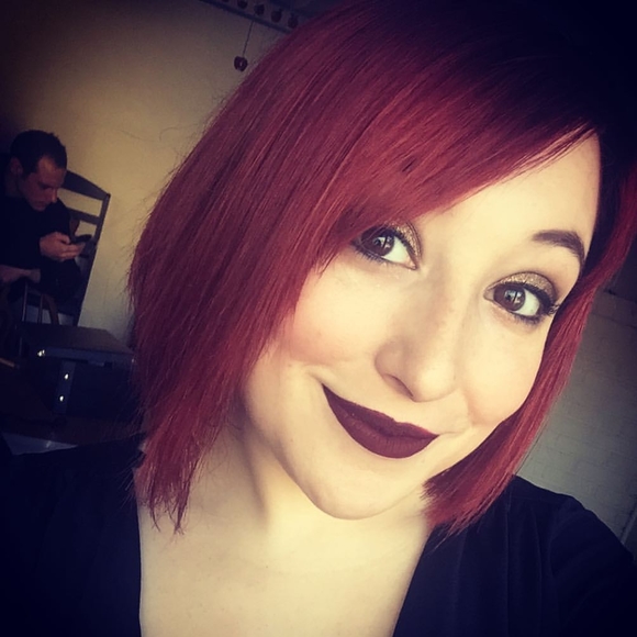 Meet your Posher, Laura