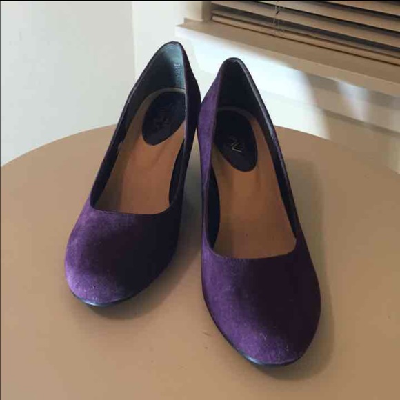 Purple suede heel size 7