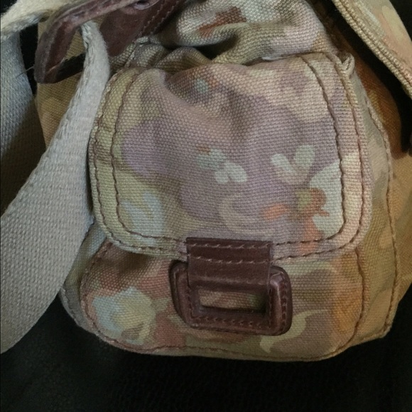 Small Fossil Crossbody Bag - Picture 3 of 8