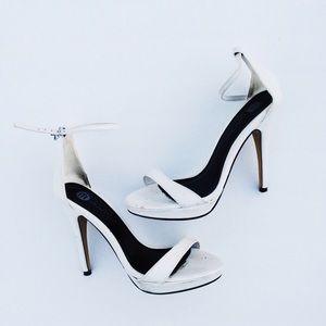 MICHAEL ANTONIO / White Strappy Heels 💕